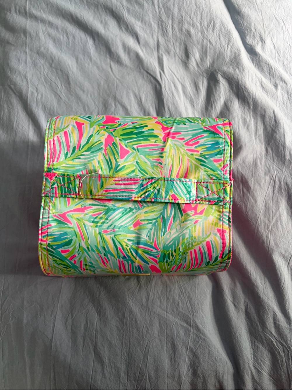 Lilly Pulitzer hanging makeup bag - Picture 3 of 4
